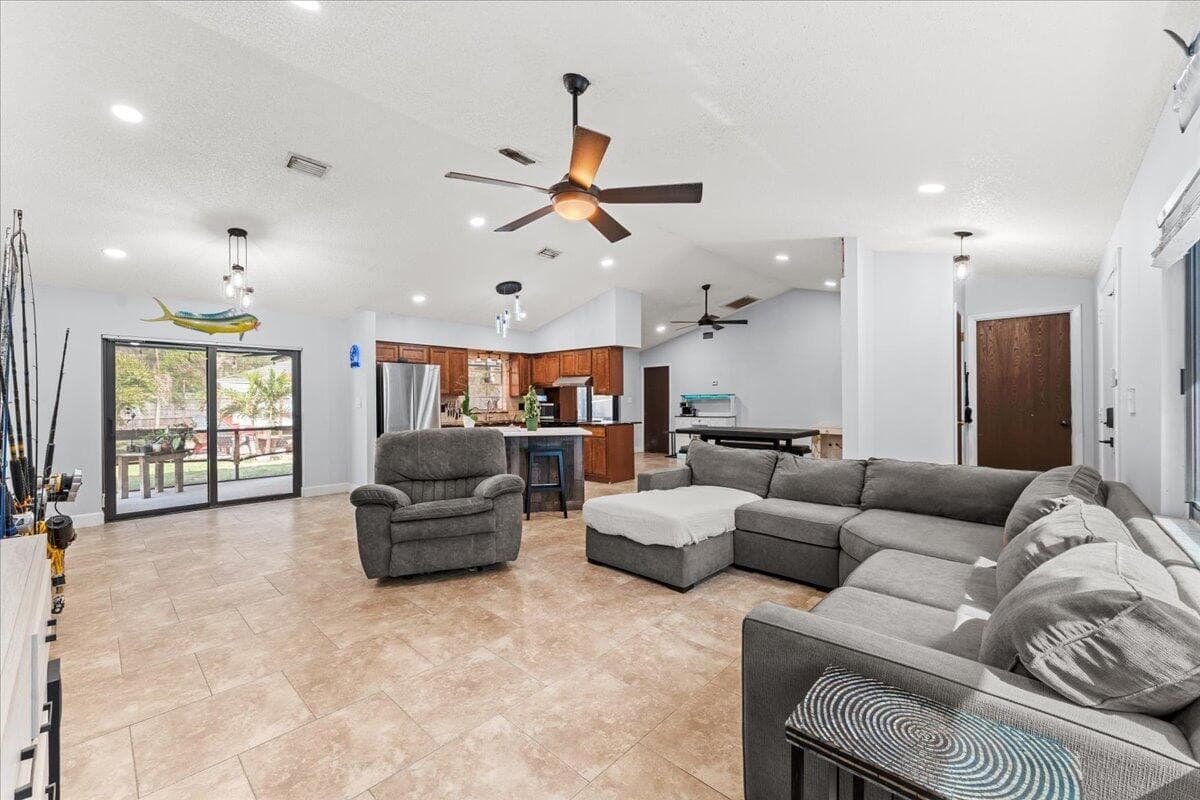 2350 Fallon Boulevard NE, Palm Bay, FL 32907 — photo 9 of 70