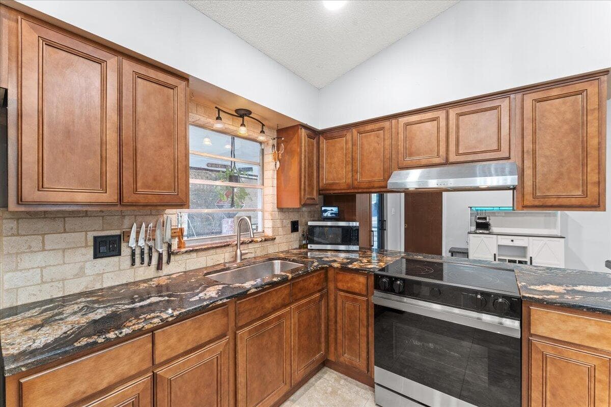 2350 Fallon Boulevard NE, Palm Bay, FL 32907 — photo 15 of 70