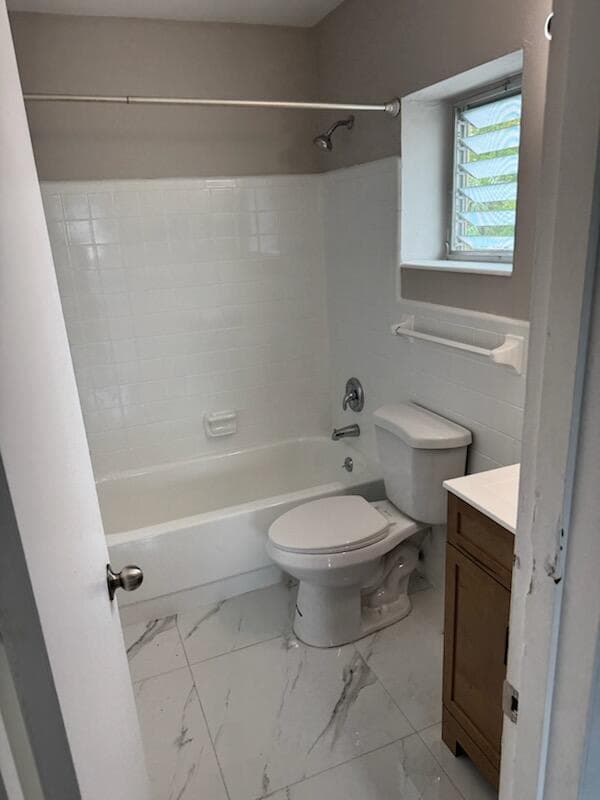 2285 NE 172nd Street 12, North Miami Beach, FL 33160 — photo 3 of 18