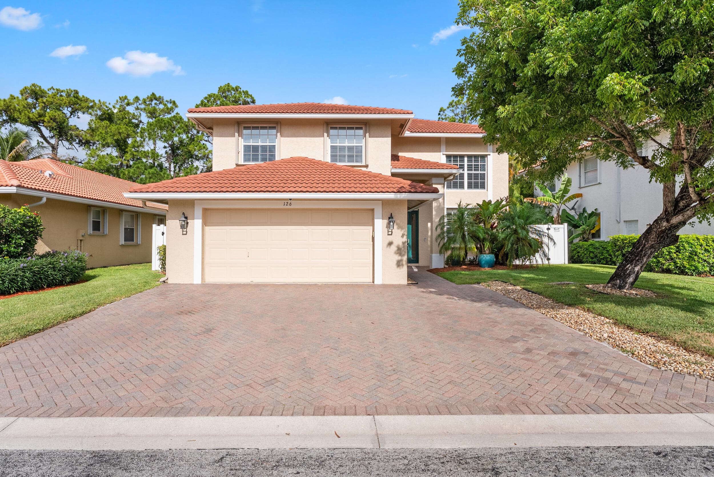 126 Hidden Hollow Drive, Palm Beach Gardens, FL 33418 — photo 1 of 57