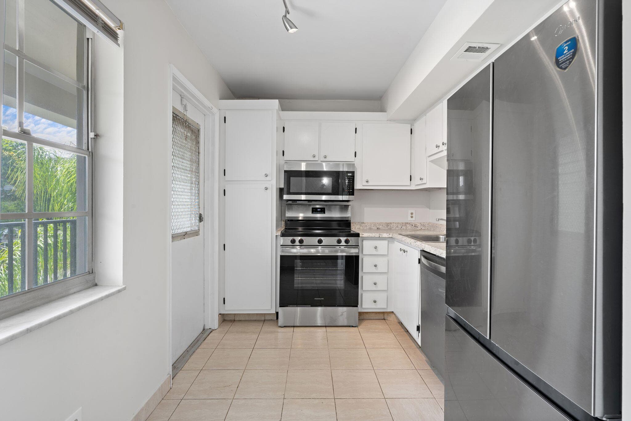 2650 S Course Drive Unit 308, Pompano Beach, FL 33069 — photo 4 of 41