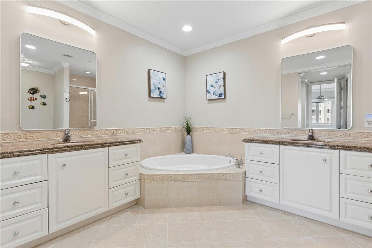 19 W Harbour Isle Dr Drive W 202, Fort Pierce, FL 34949 — photo 26 of 35