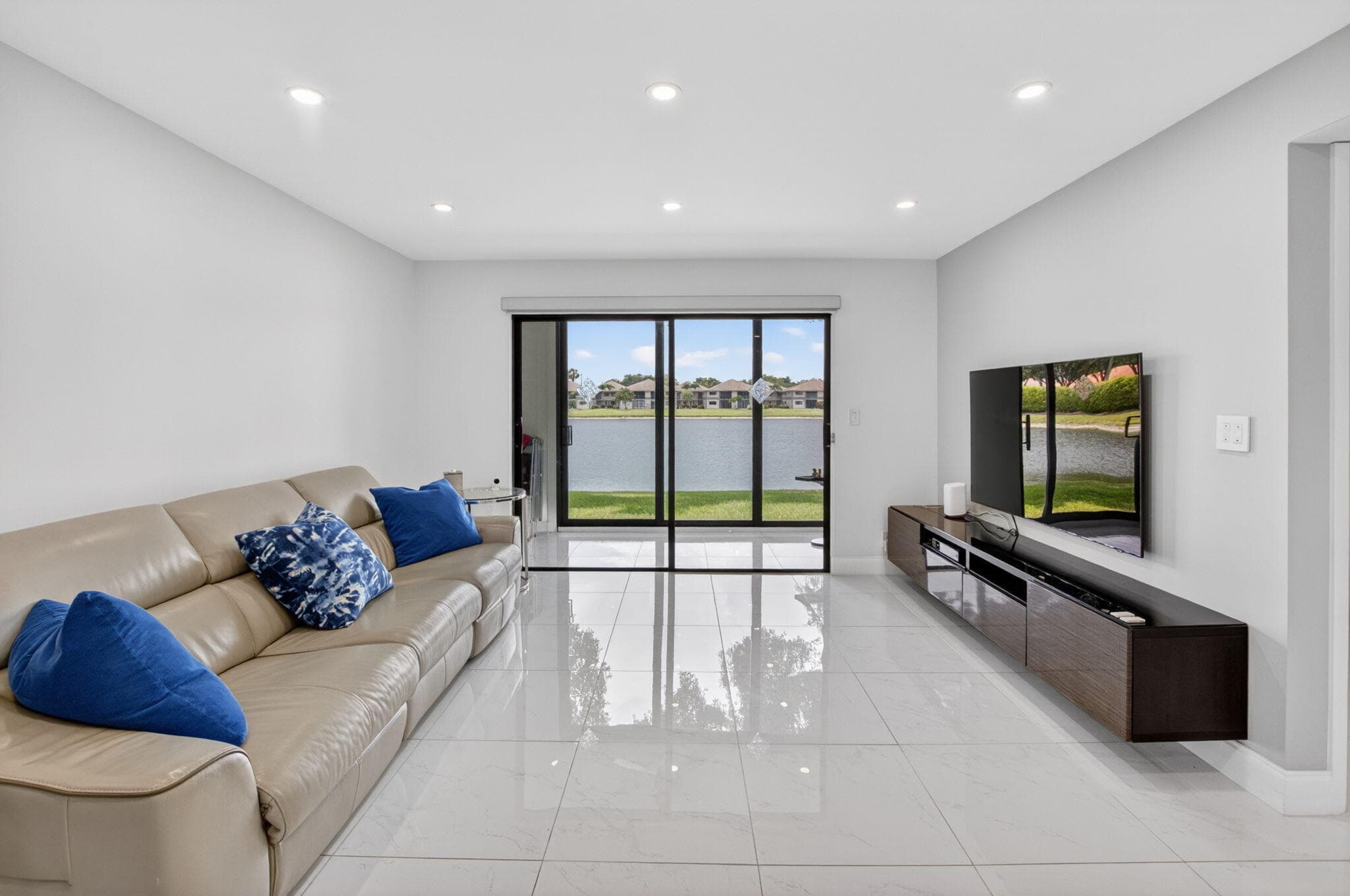 15401 Pembridge Avenue 15, Delray Beach, FL 33484 — photo 11 of 78