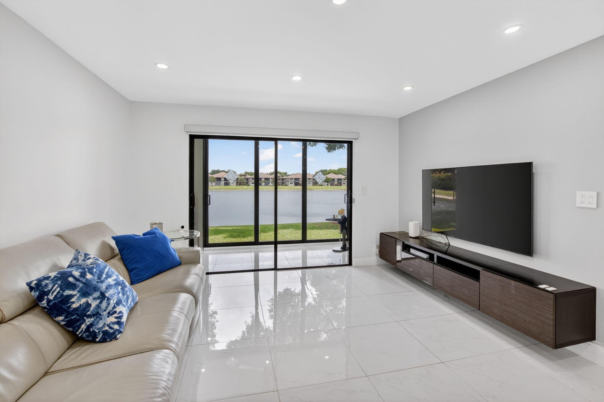 15401 Pembridge Avenue 15, Delray Beach, FL 33484 — photo 12 of 78
