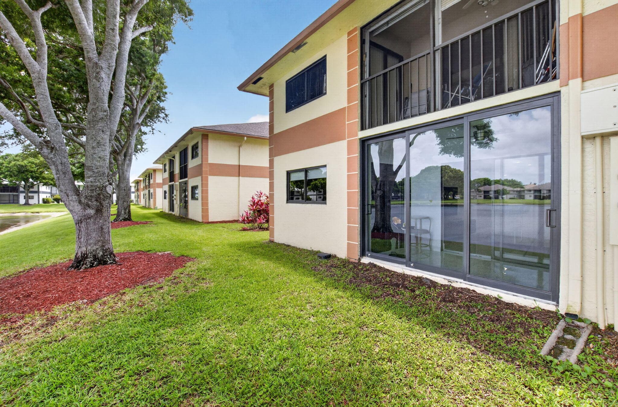 15401 Pembridge Avenue 15, Delray Beach, FL 33484 — photo 47 of 78
