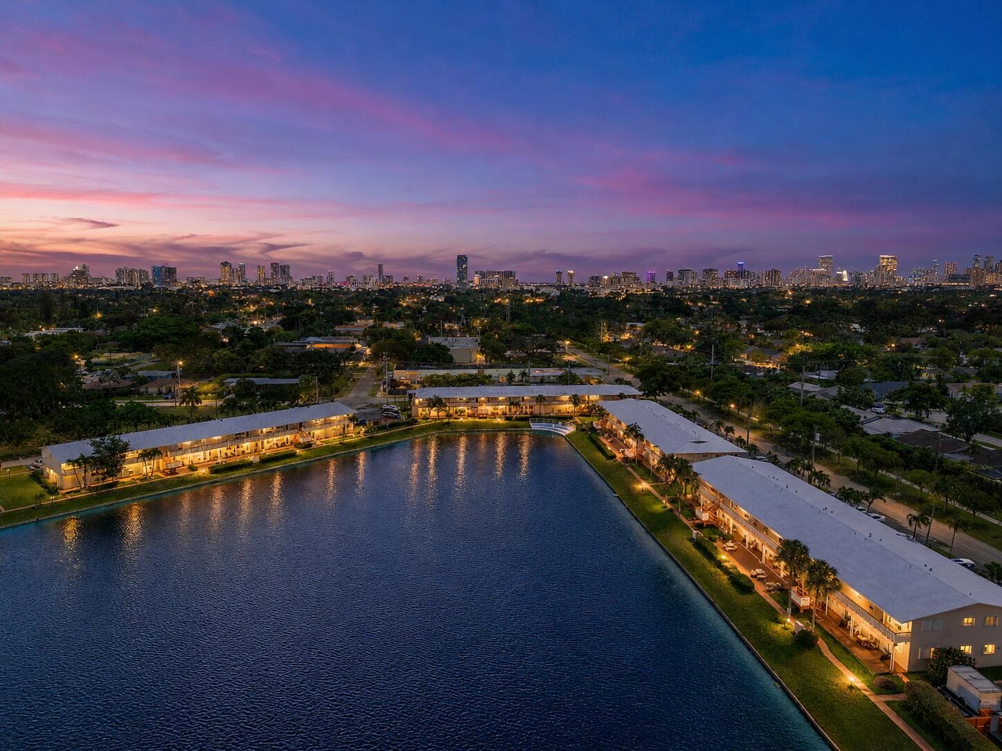1000 SW 10th Avenue 9, Hallandale Beach, FL 33009 — photo 4 of 51
