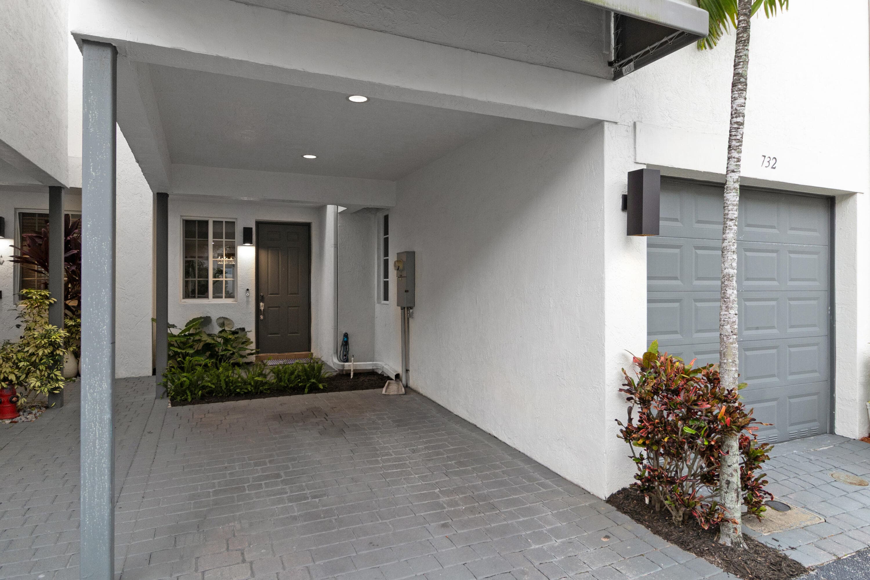 732 SE 2nd Street 732, Pompano Beach, FL 33060 — photo 2 of 49