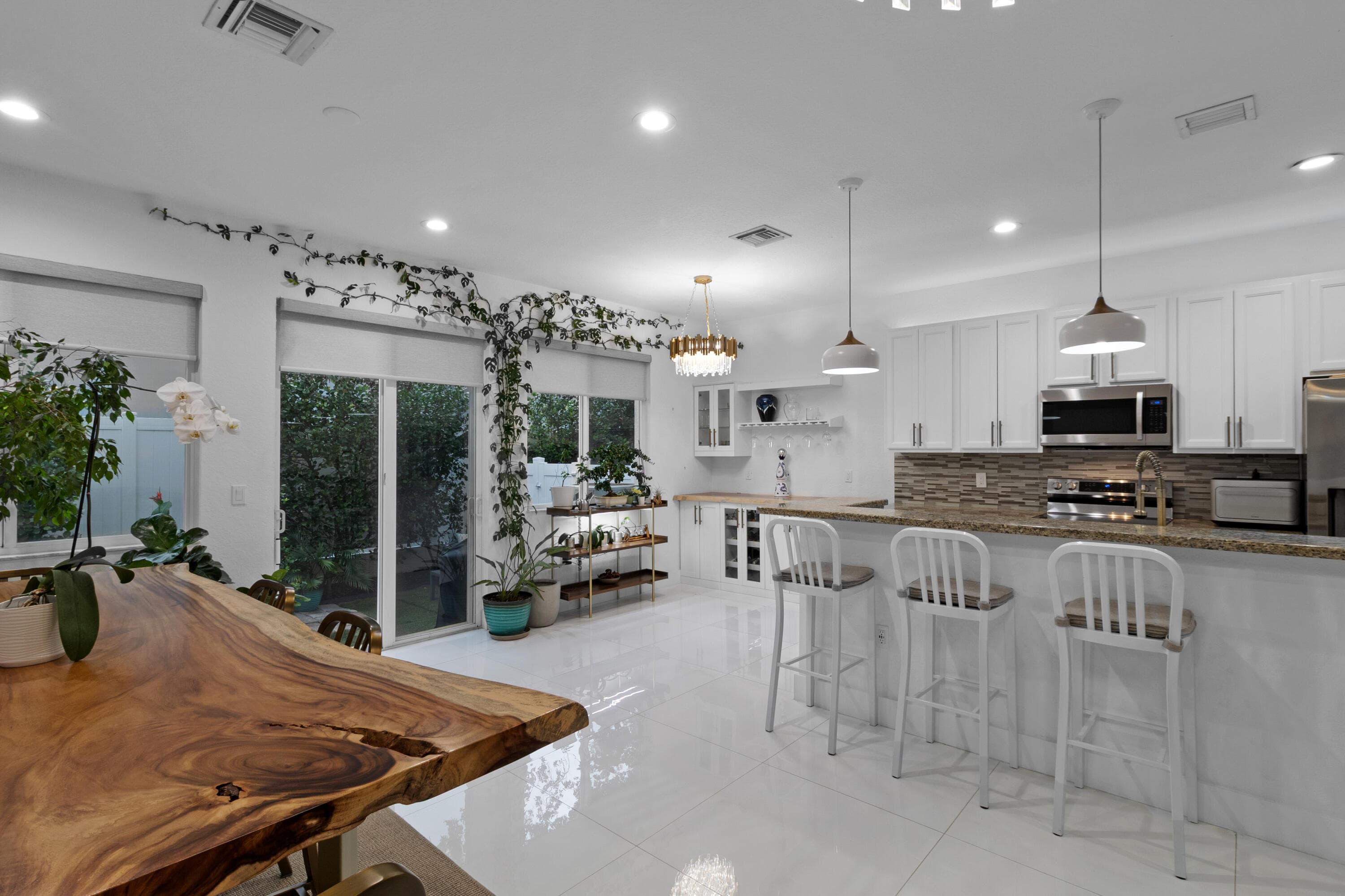 732 SE 2nd Street 732, Pompano Beach, FL 33060 — photo 9 of 49