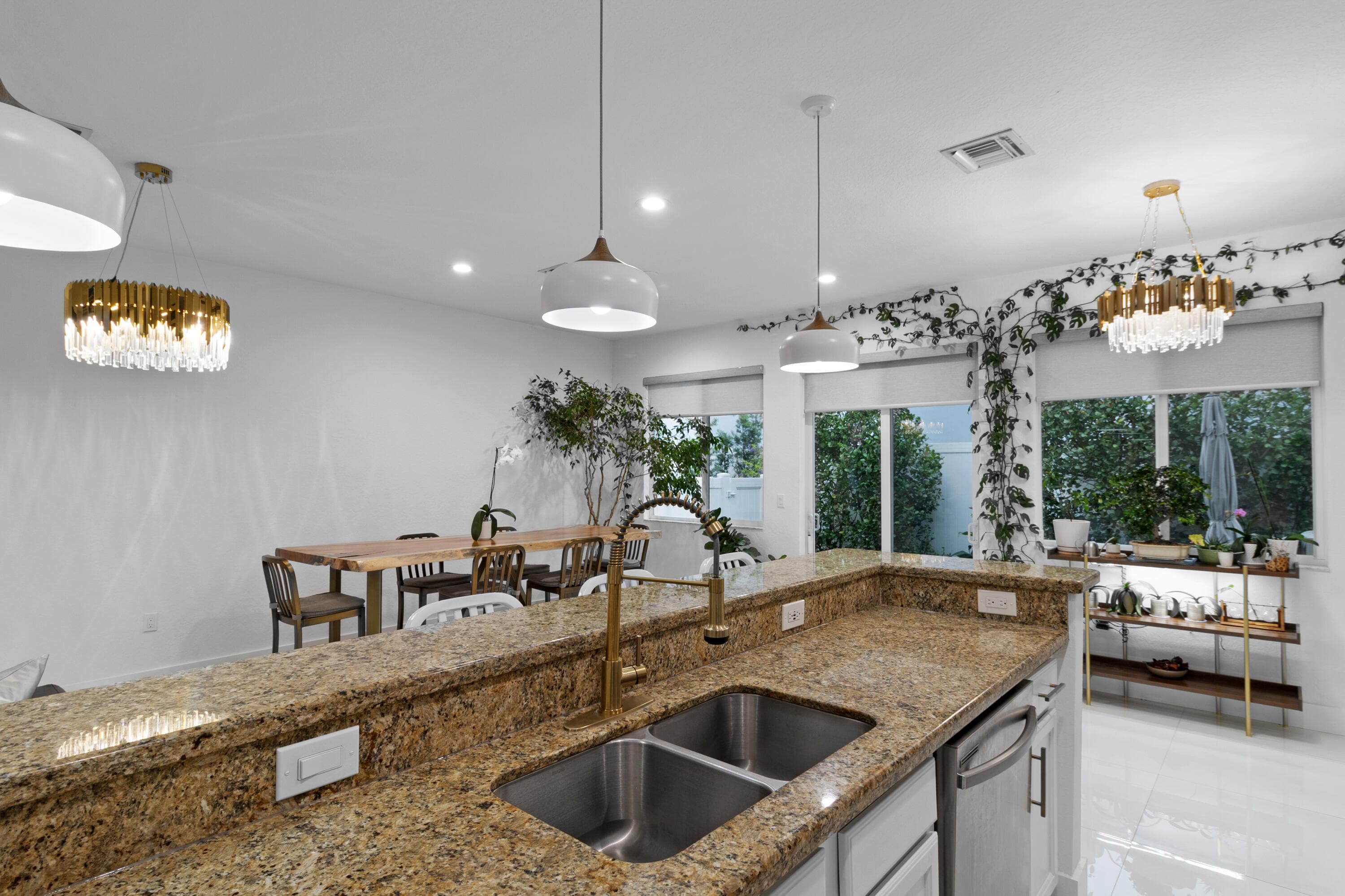 732 SE 2nd Street 732, Pompano Beach, FL 33060 — photo 12 of 49