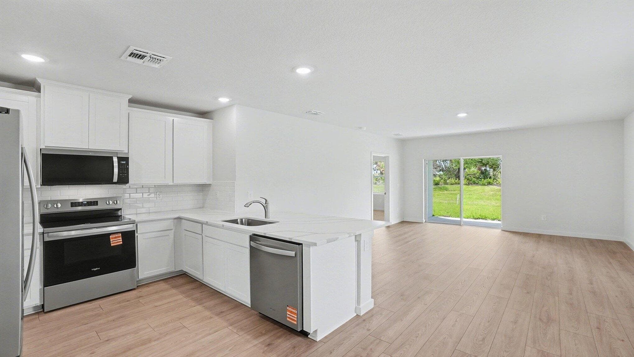 9597 Venetian Square, Vero Beach, FL 32966 — photo 6 of 23