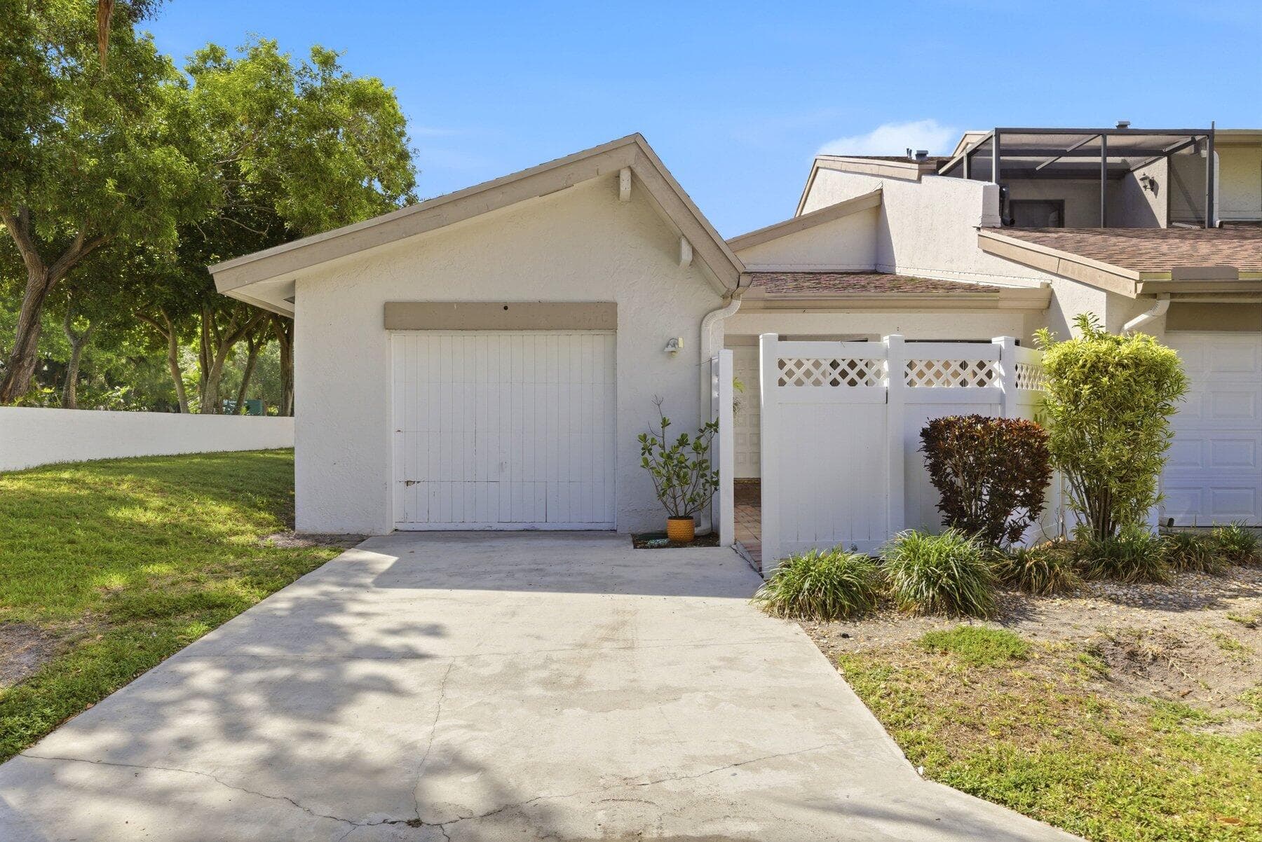6670 Canary Palm Circle Unit 16, Boca Raton, FL 33433 — photo 1 of 26