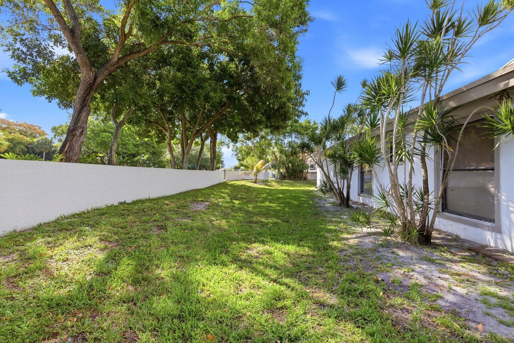 6670 Canary Palm Circle Unit 16, Boca Raton, FL 33433 — photo 22 of 26
