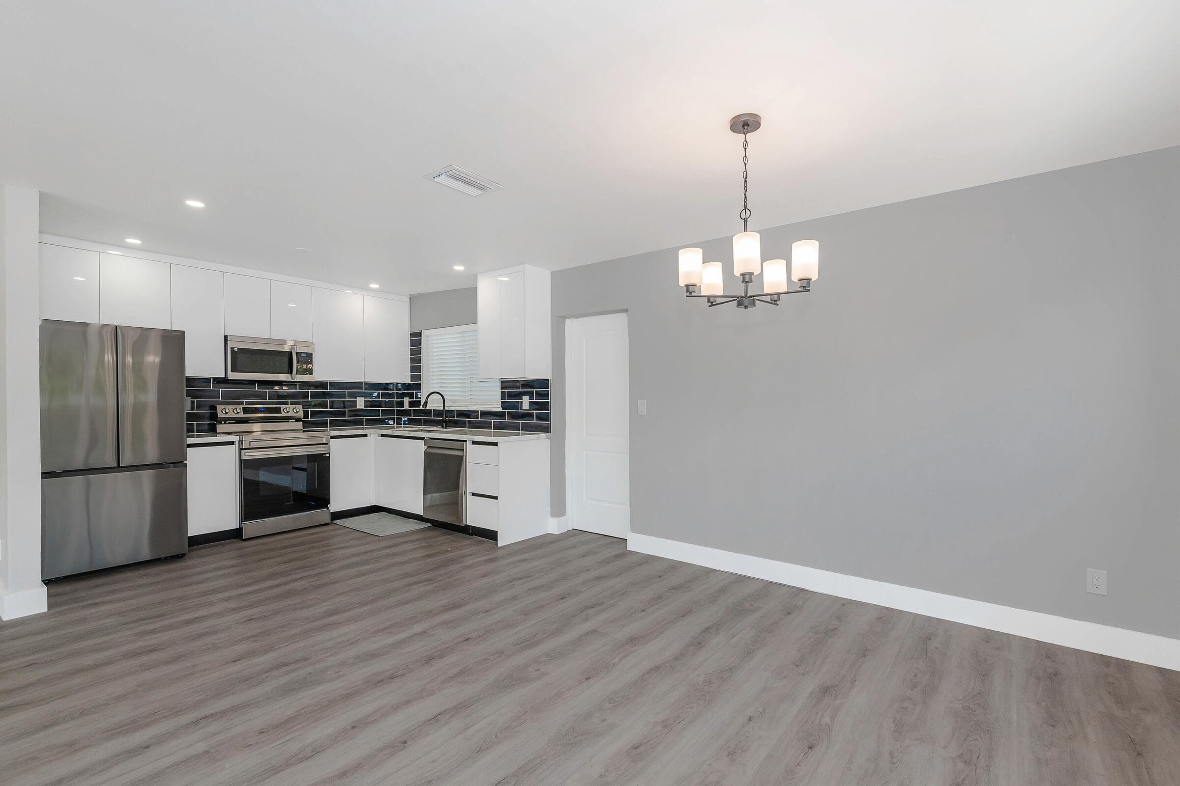 2733 NE 6th Avenue, Wilton Manors, FL 33334 — photo 10 of 47