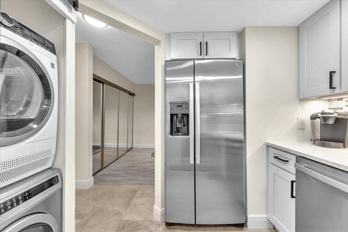 3909 N Ocean Boulevard 210, Fort Lauderdale, FL 33308 — photo 5 of 37