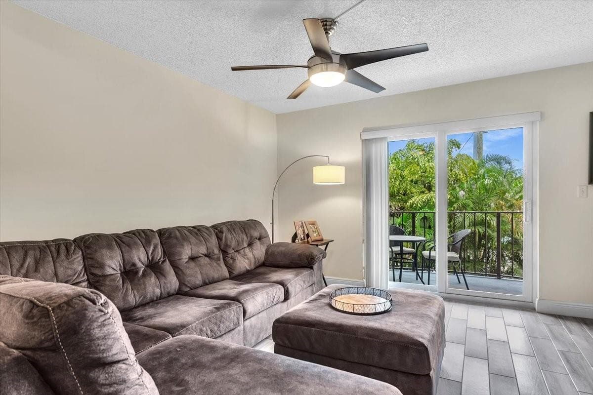 3909 N Ocean Boulevard 210, Fort Lauderdale, FL 33308 — photo 13 of 37