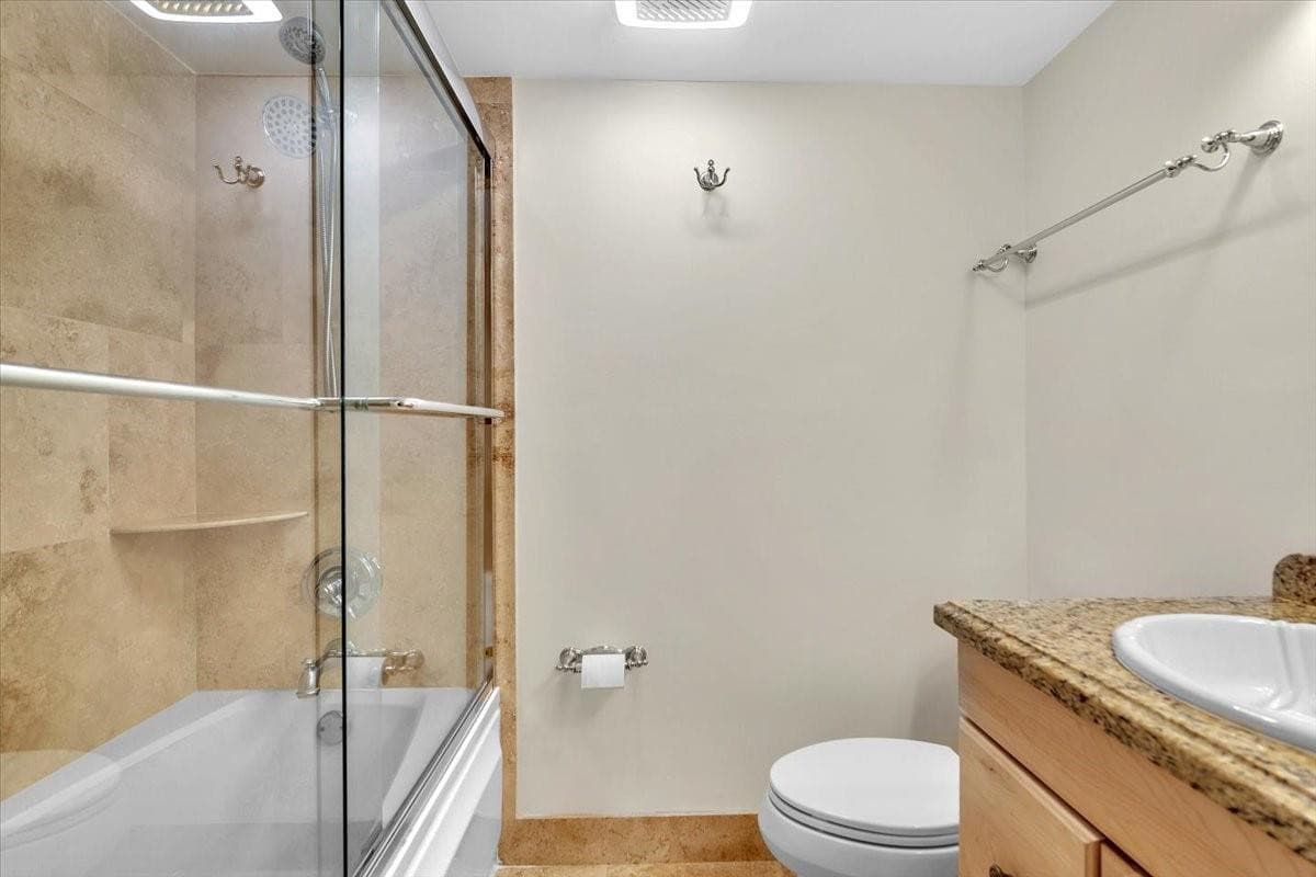 3909 N Ocean Boulevard 210, Fort Lauderdale, FL 33308 — photo 18 of 37