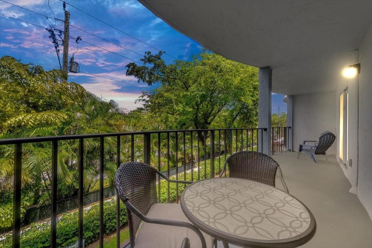 3909 N Ocean Boulevard 210, Fort Lauderdale, FL 33308 — photo 20 of 37