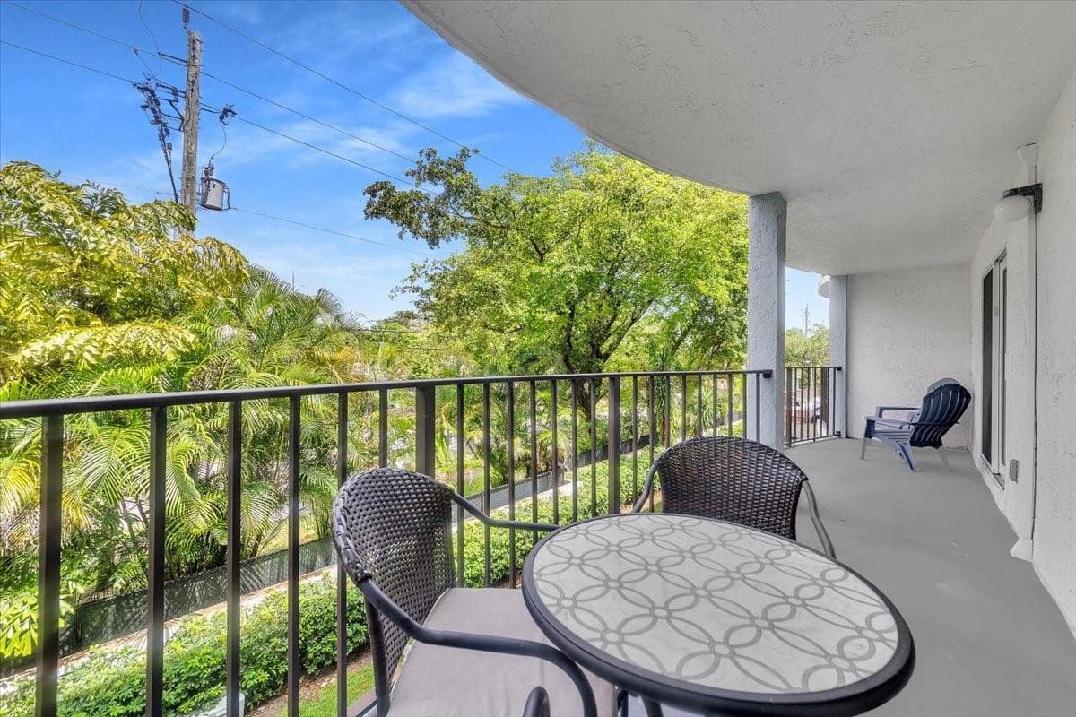 3909 N Ocean Boulevard 210, Fort Lauderdale, FL 33308 — photo 23 of 37