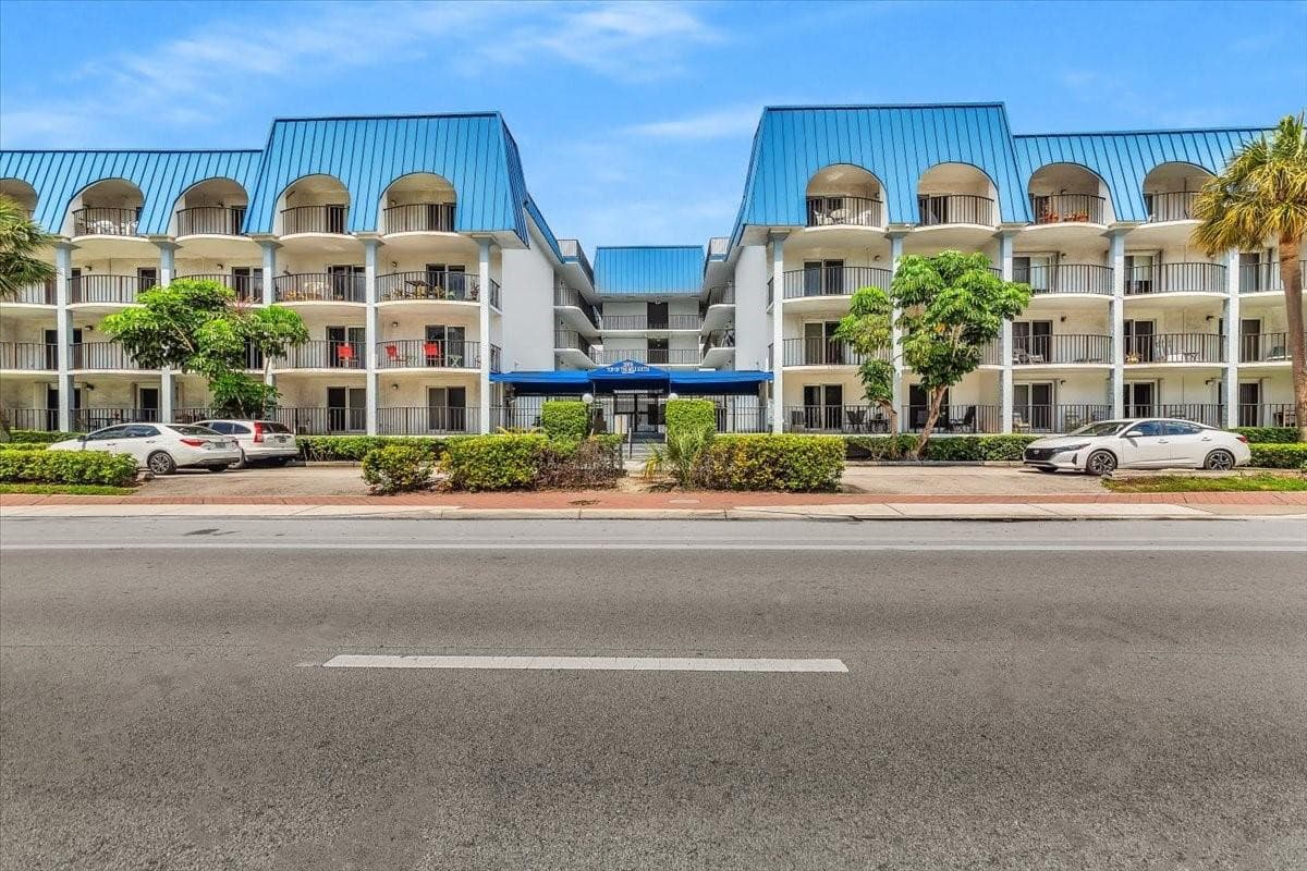 3909 N Ocean Boulevard 210, Fort Lauderdale, FL 33308 — photo 26 of 37