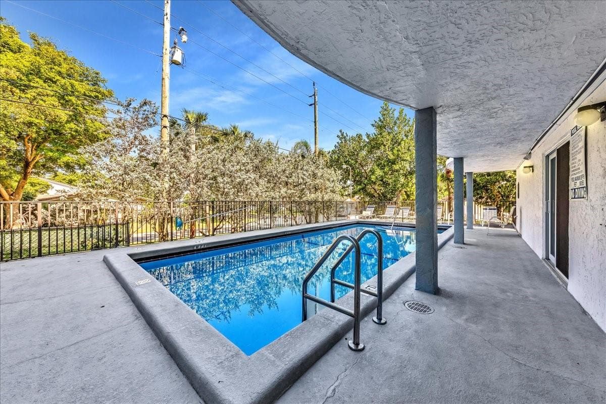 3909 N Ocean Boulevard 210, Fort Lauderdale, FL 33308 — photo 34 of 37