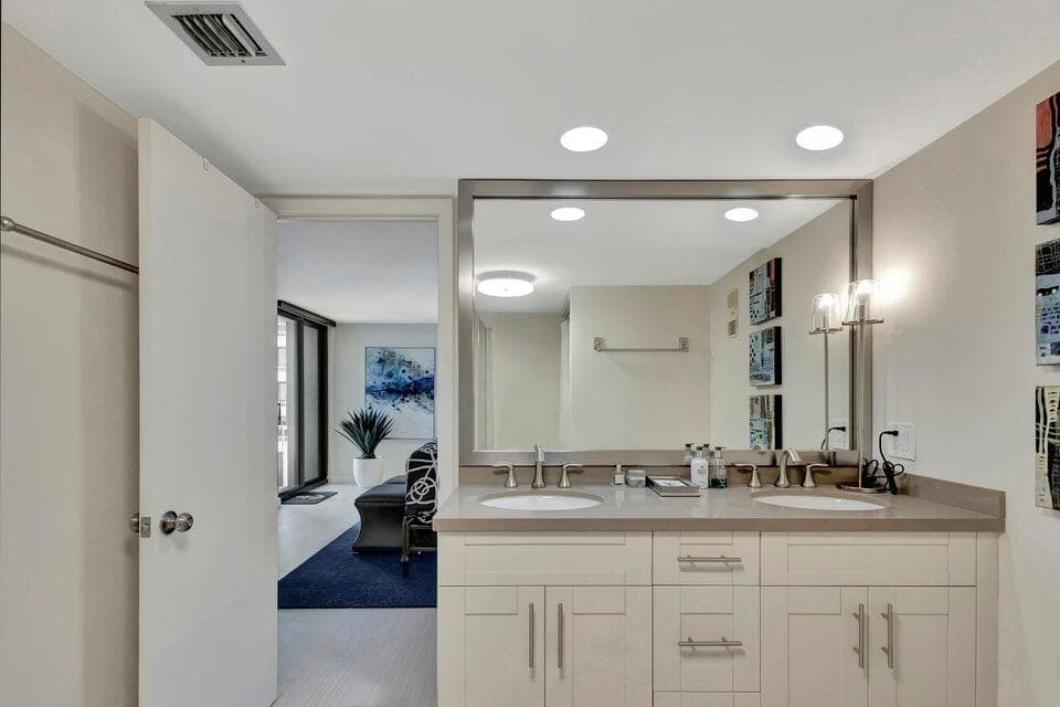 5550 N Ocean Drive 8a, Singer Island, FL 33404 — photo 34 of 71