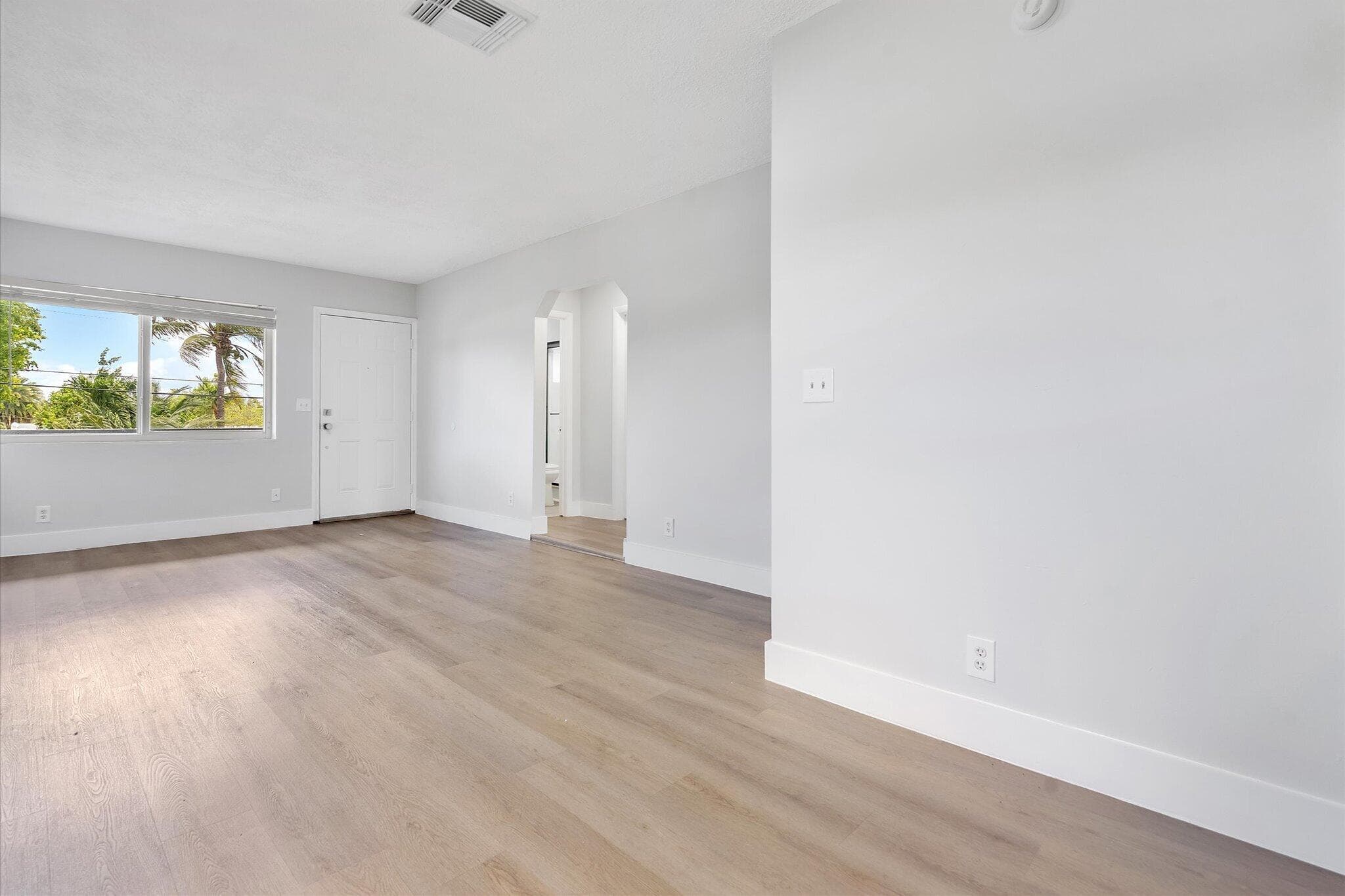 720 NE 7th Street 9, Hallandale Beach, FL 33009 — photo 14 of 32