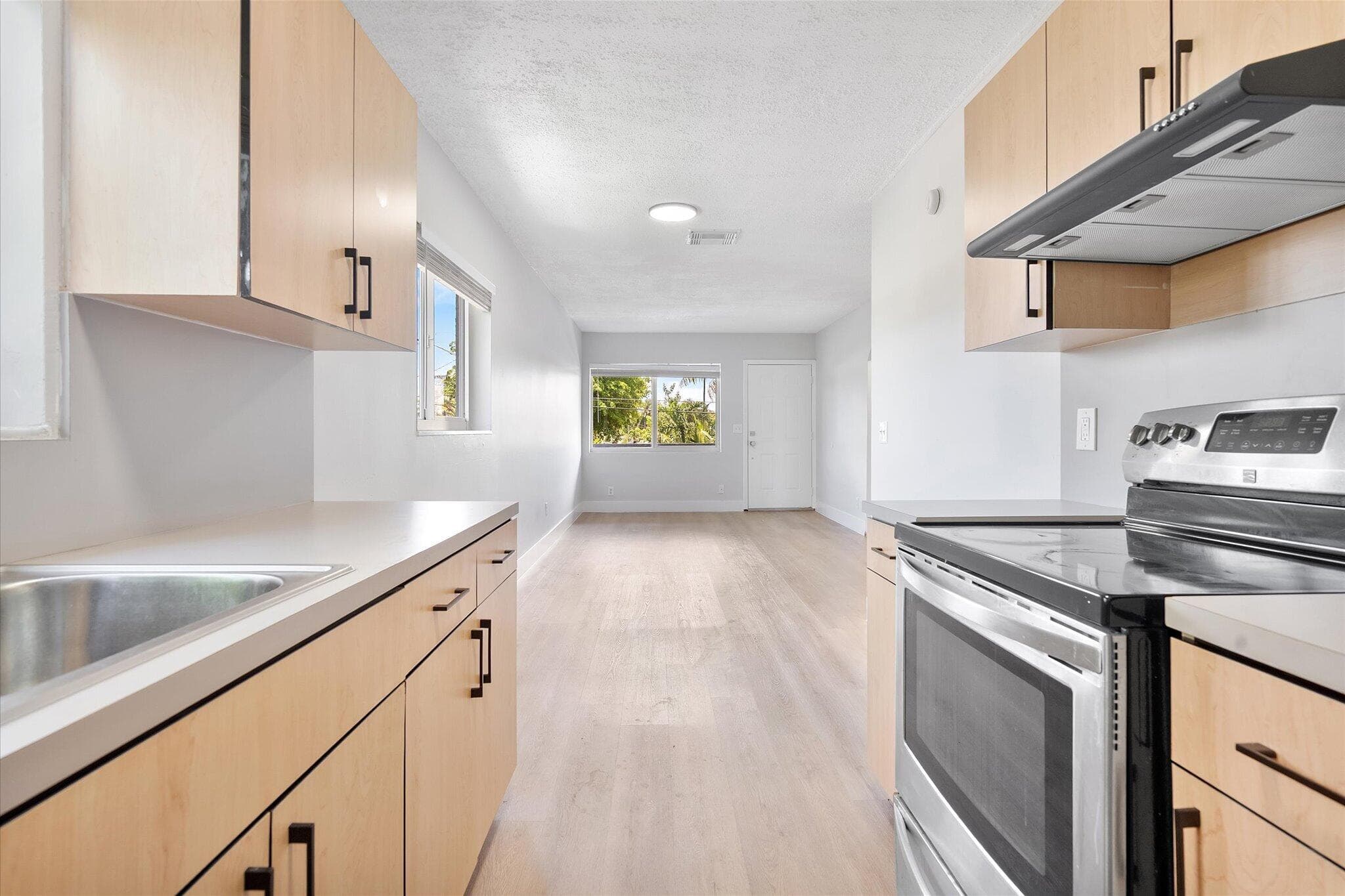 720 NE 7th Street 9, Hallandale Beach, FL 33009 — photo 20 of 32