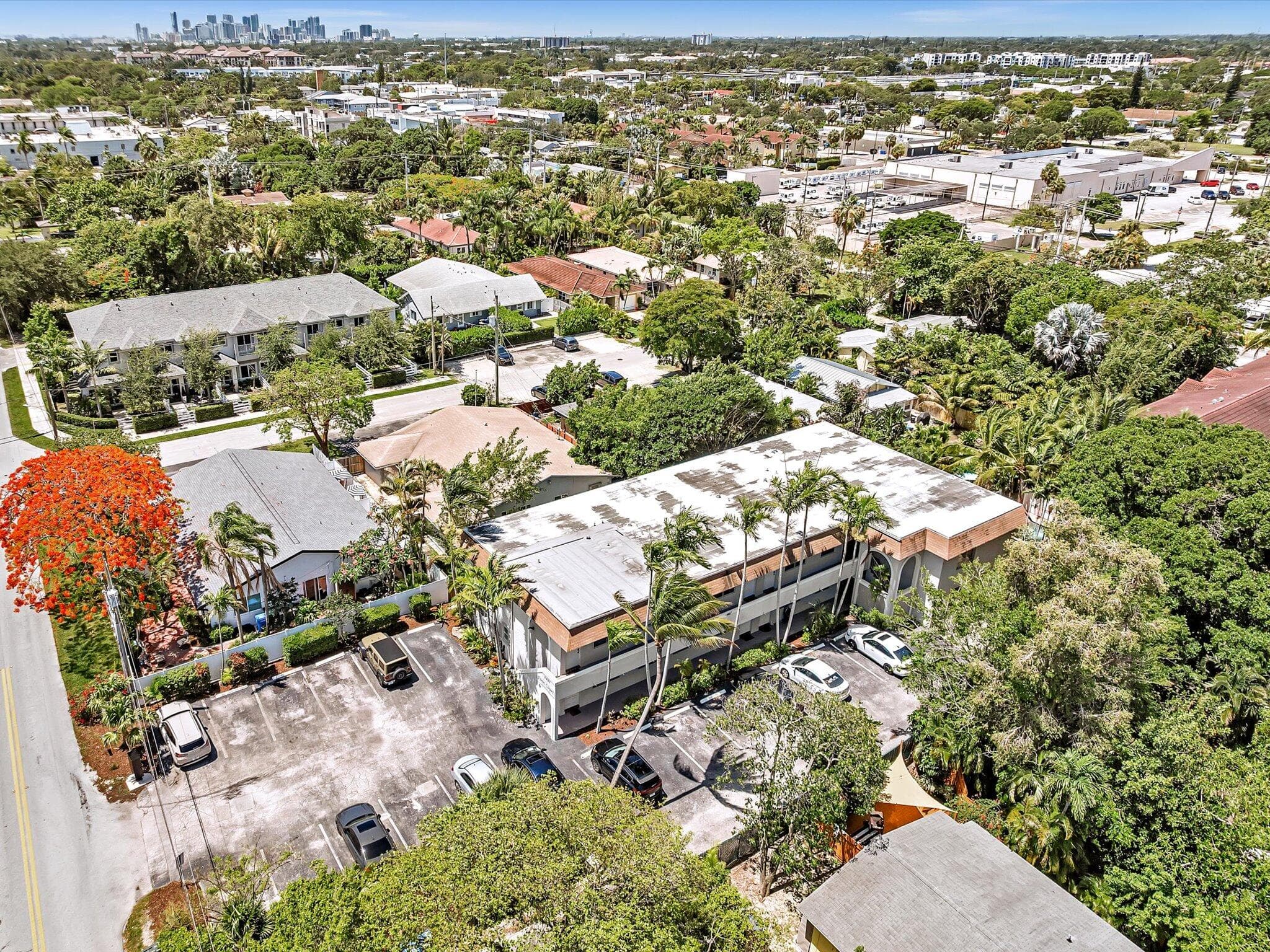 3421 NE 15th Avenue 8, Oakland Park, FL 33334 — photo 1 of 57