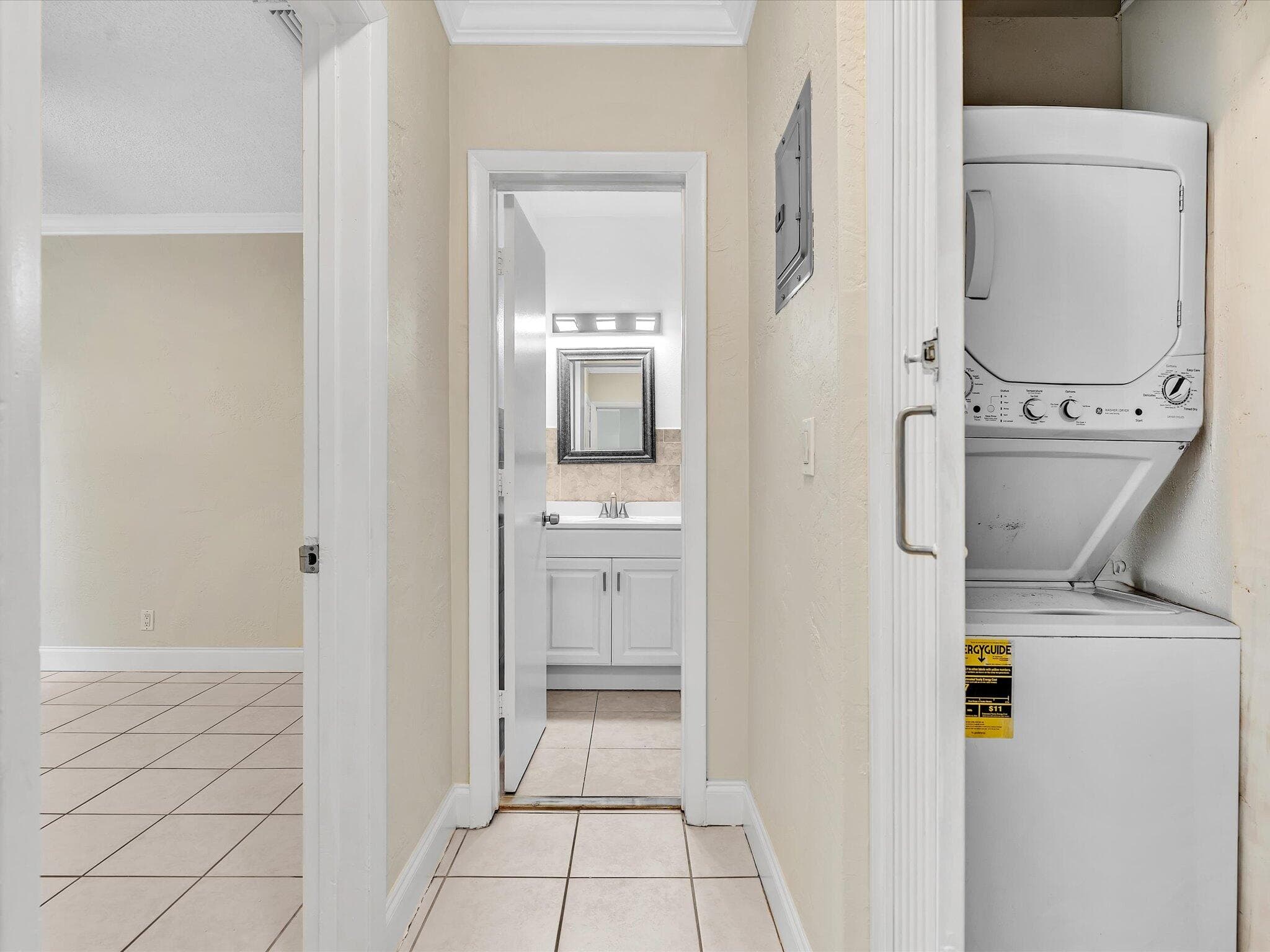 3421 NE 15th Avenue 8, Oakland Park, FL 33334 — photo 16 of 57