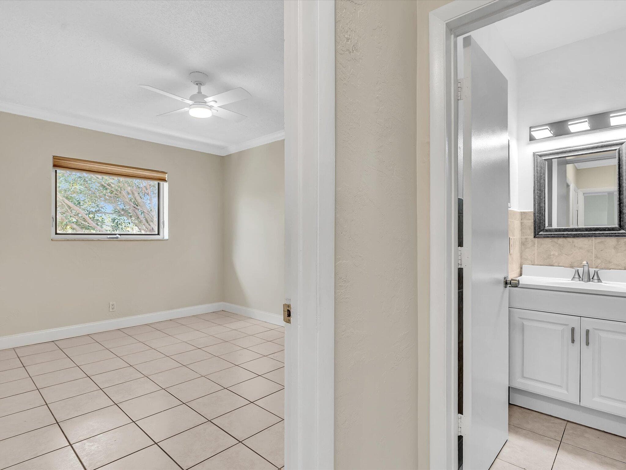 3421 NE 15th Avenue 8, Oakland Park, FL 33334 — photo 32 of 57