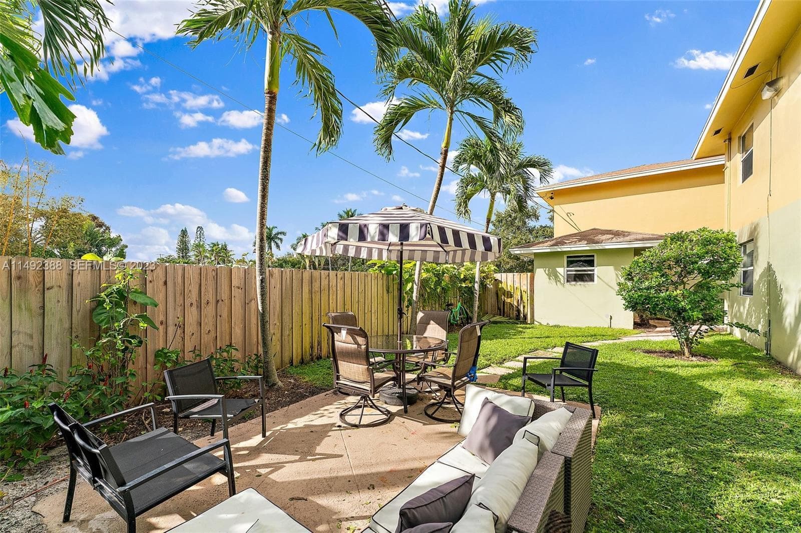 242 NE 12th Street 2, Delray Beach, FL 33444 — photo 11 of 12