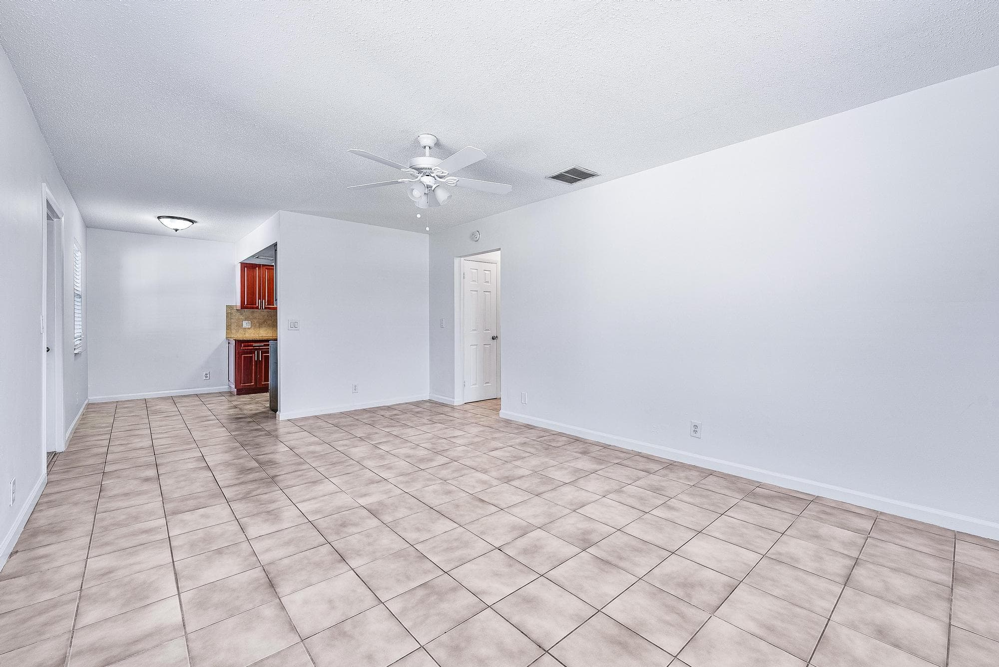 242 NE 12th Street 2, Delray Beach, FL 33444 — photo 5 of 12