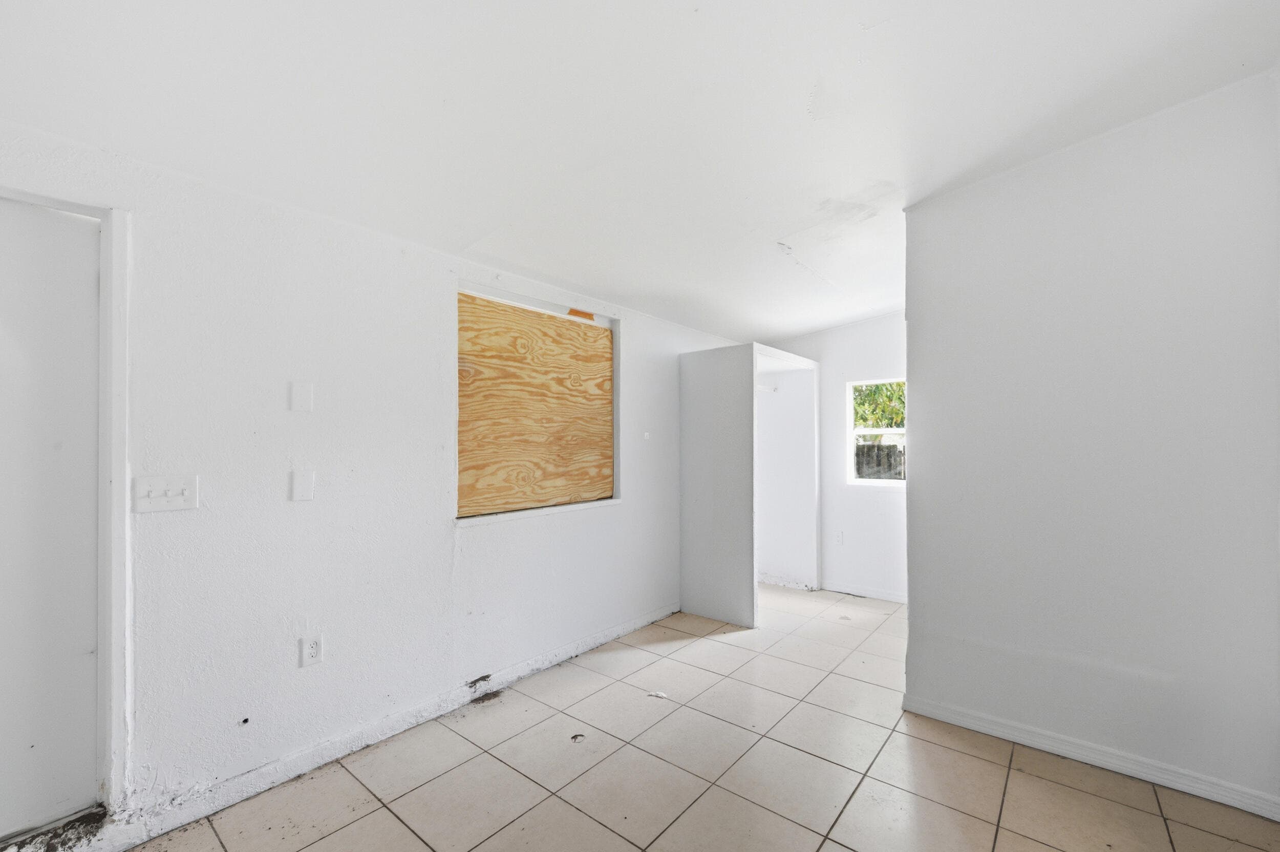 272 NE 42nd Court, Deerfield Beach, FL 33064 — photo 5 of 34