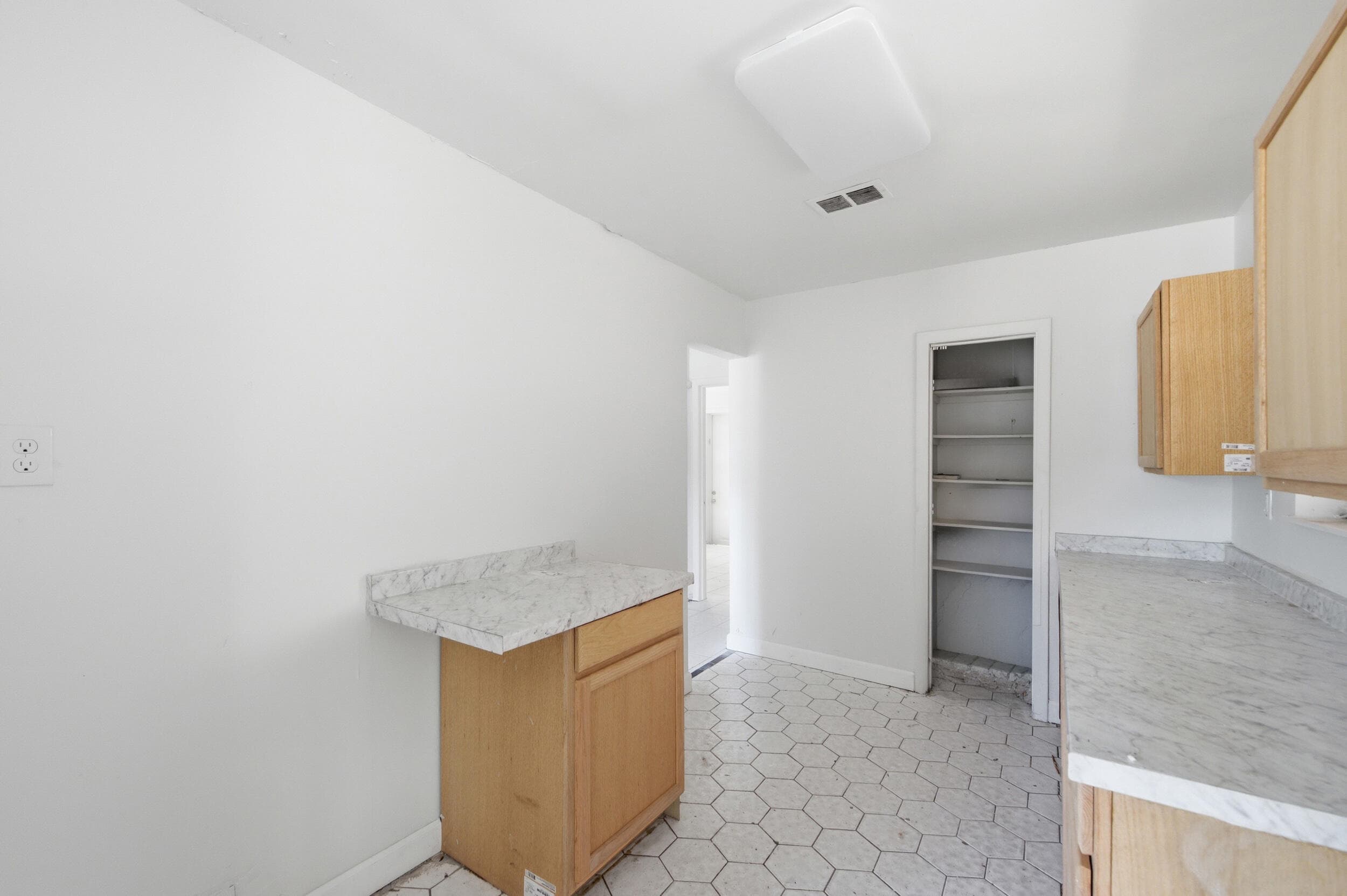 272 NE 42nd Court, Deerfield Beach, FL 33064 — photo 6 of 34