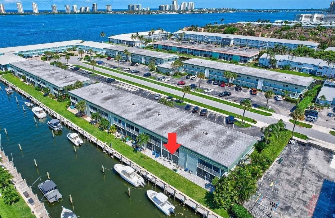 121 Wettaw Lane 116, North Palm Beach, FL 33408 — photo 1 of 17