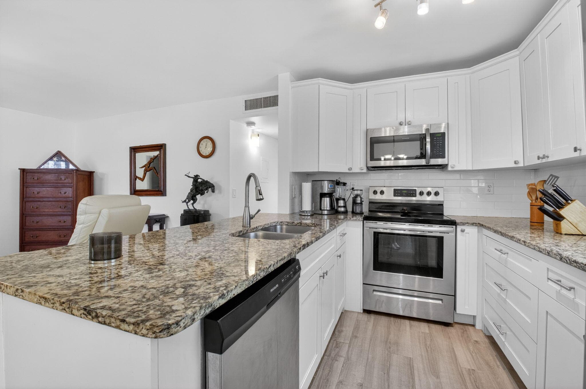 14 Flanders A, Delray Beach, FL 33484 — photo 13 of 102