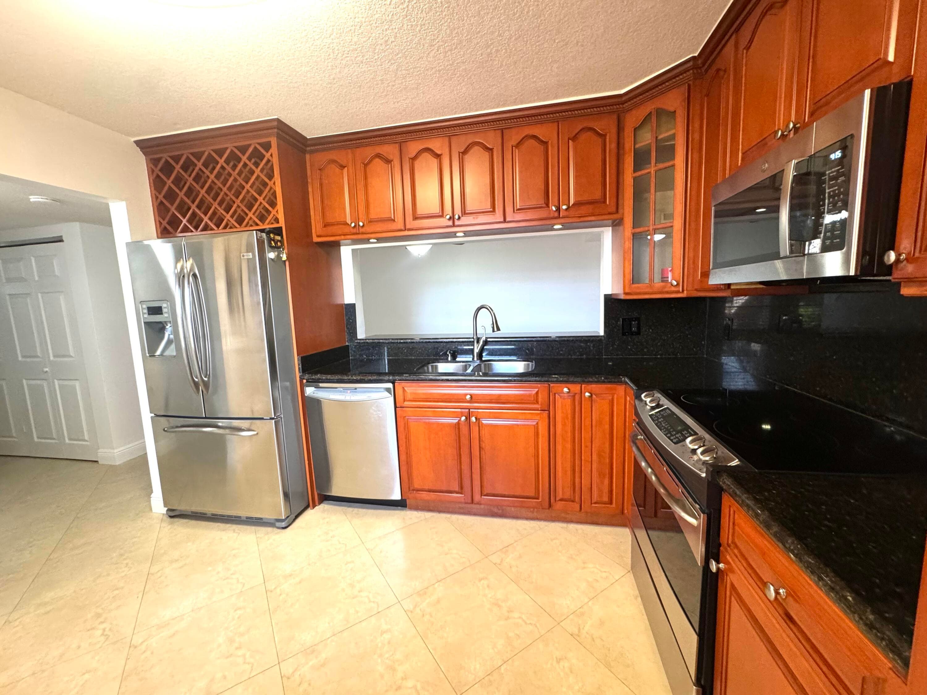 130 Lake Nancy Drive 101, West Palm Beach, FL 33411 — photo 6 of 45
