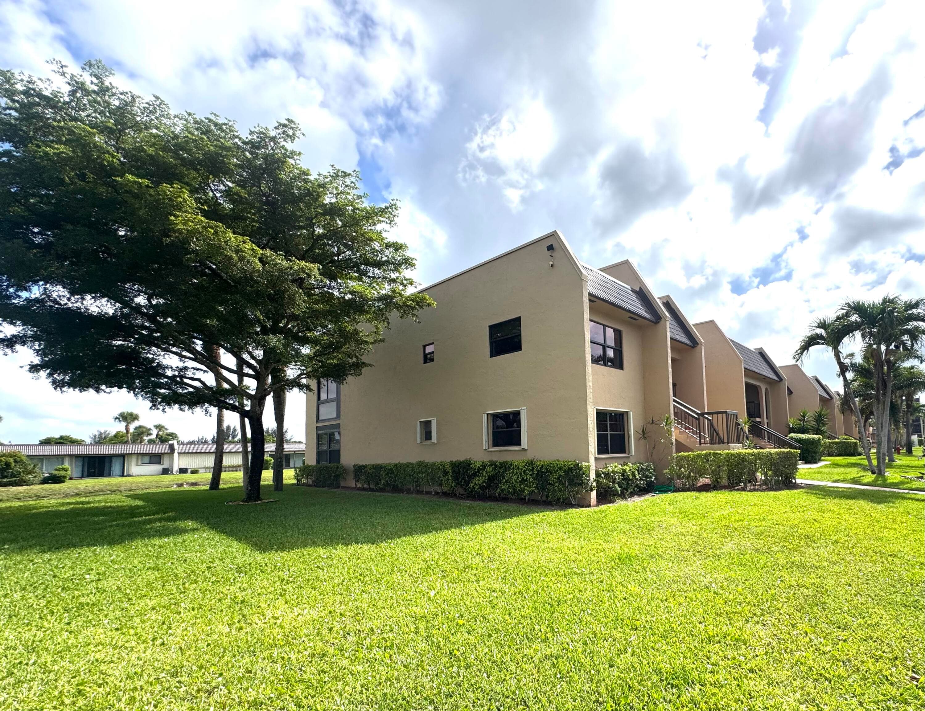 130 Lake Nancy Drive 101, West Palm Beach, FL 33411 — photo 31 of 45