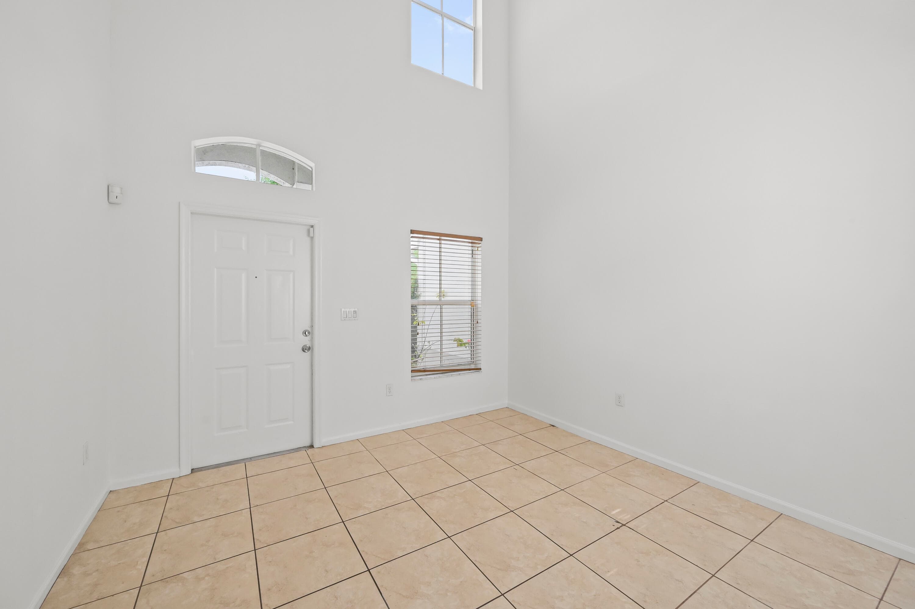 304 N Palm Villas Way, Palm Springs, FL 33461 — photo 11 of 30