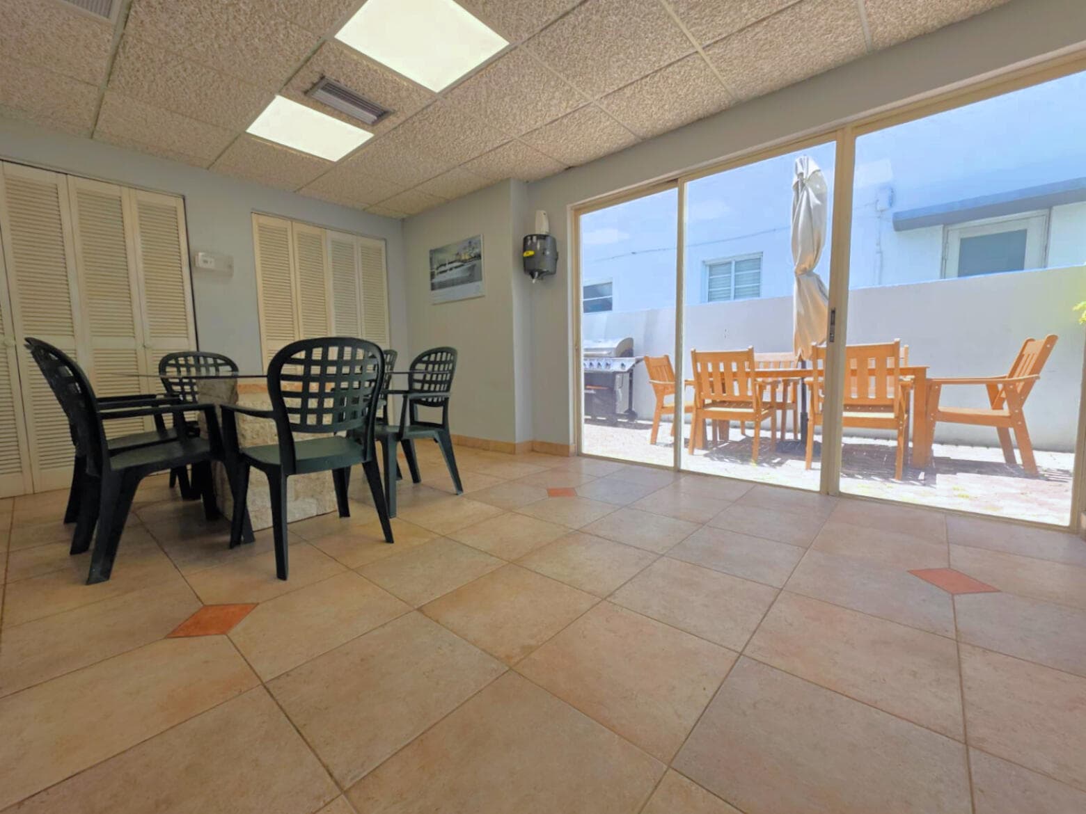 6941 Carlyle Avenue 2e, Miami Beach, FL 33141 — photo 20 of 25