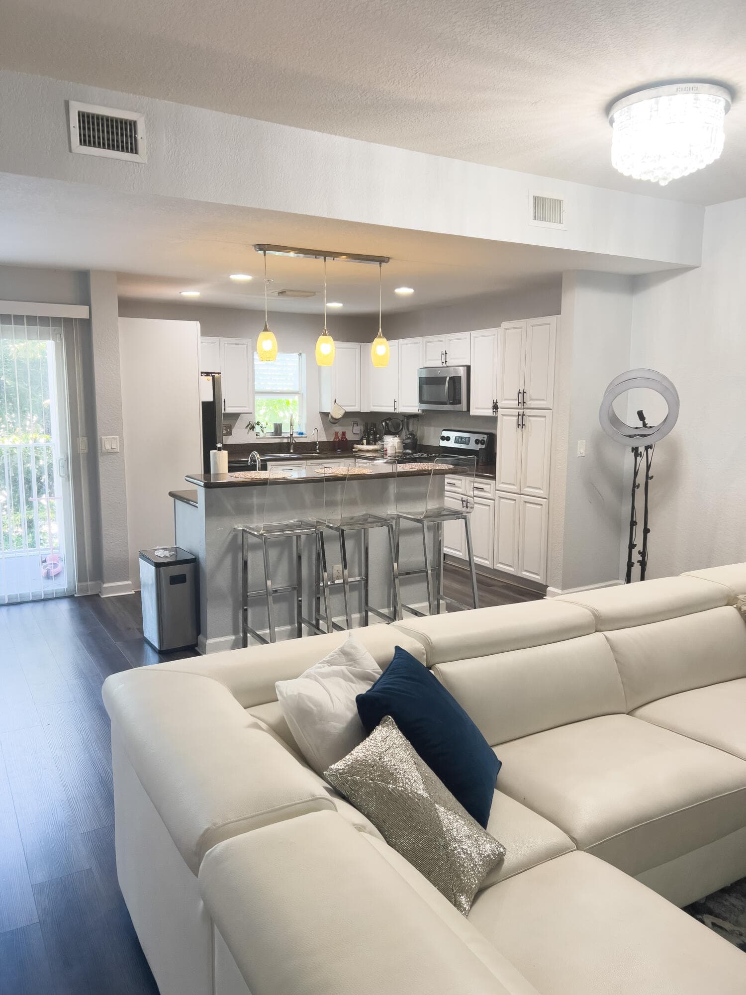 425 NE 1st Street, Pompano Beach, FL 33060 — photo 3 of 19