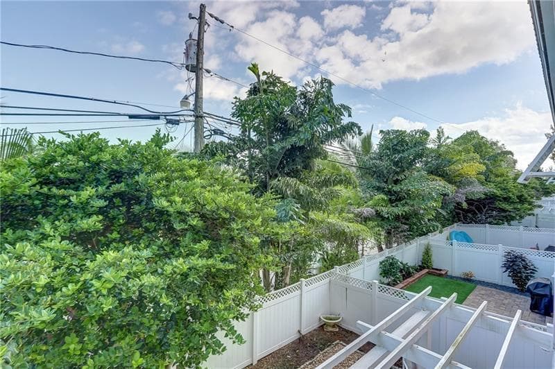 425 NE 1st Street, Pompano Beach, FL 33060 — photo 17 of 19