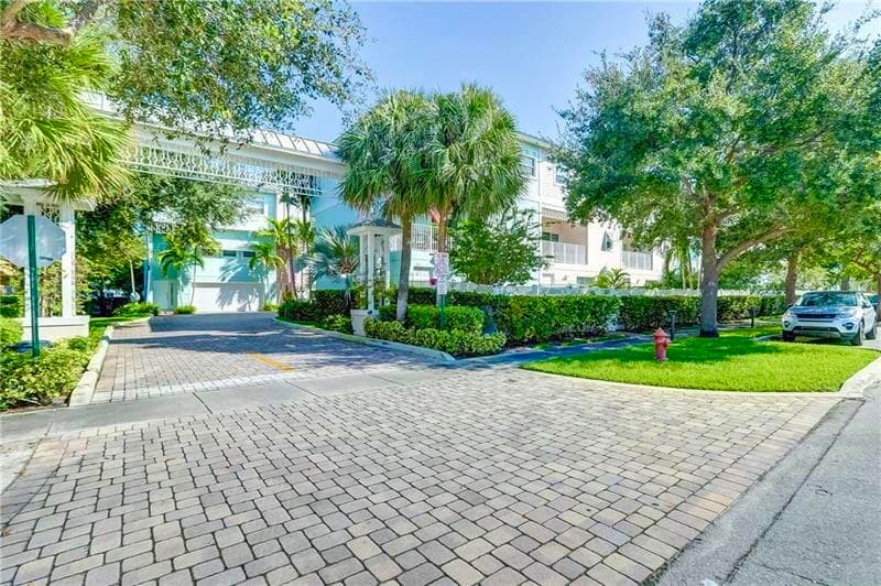 425 NE 1st Street, Pompano Beach, FL 33060 — photo 18 of 19