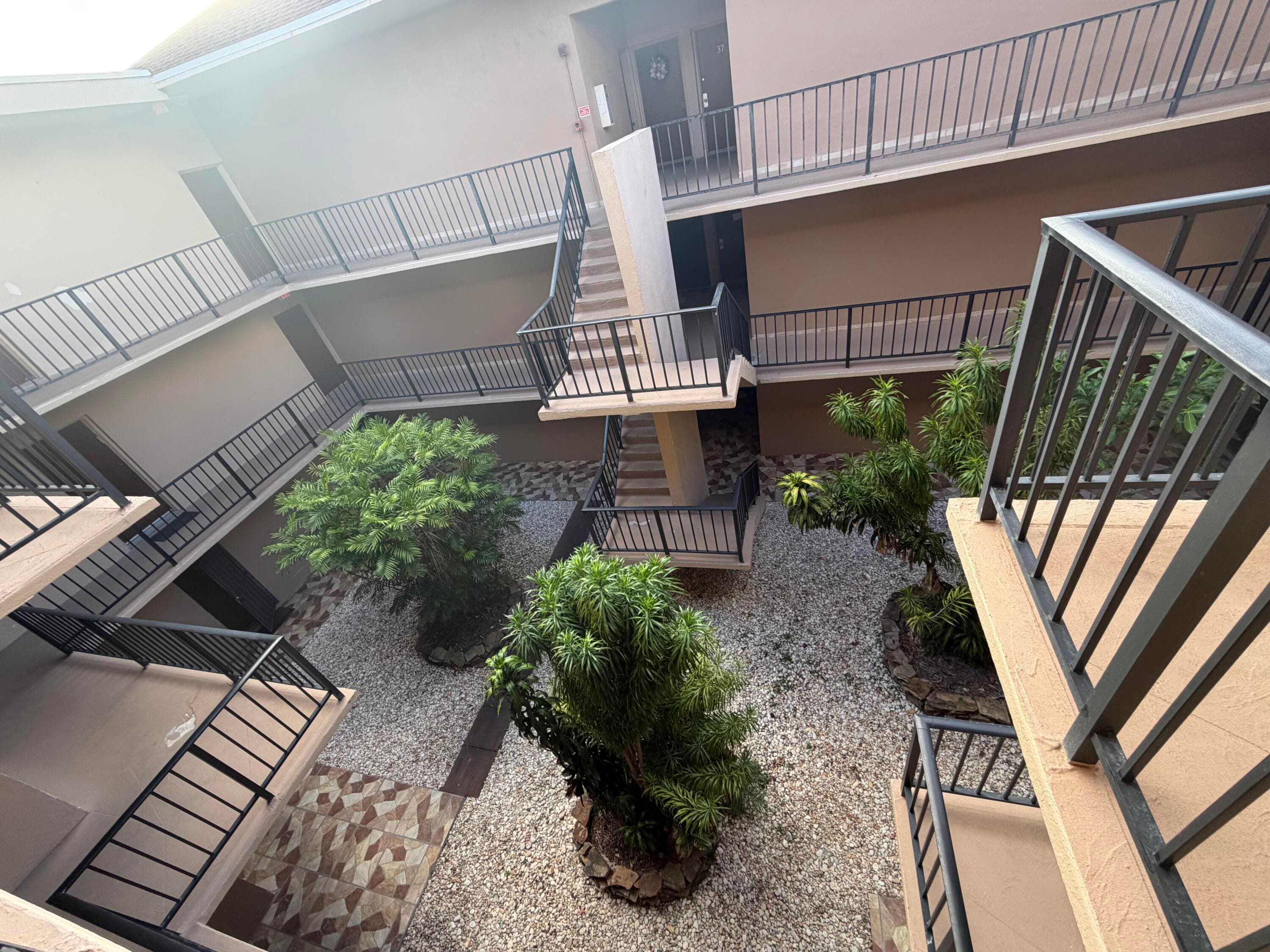 4040 N Hills Drive 35, Hollywood, FL 33021 — photo 4 of 44