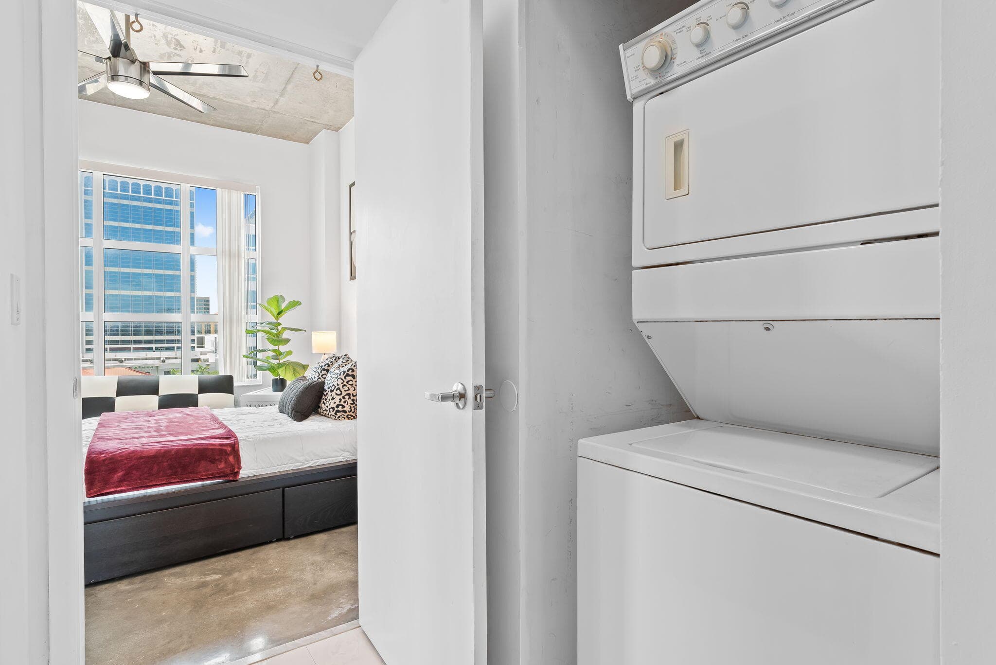 313 NE 2nd Street 902, Fort Lauderdale, FL 33301 — photo 12 of 17