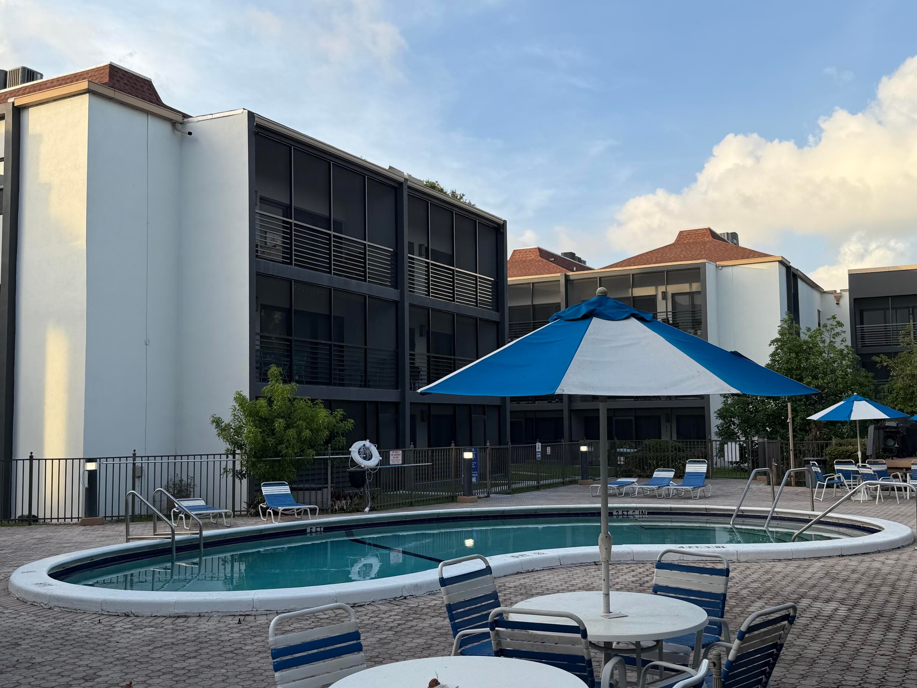 4040 N Hills Drive 35, Hollywood, FL 33021 — photo 1 of 44