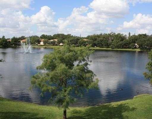 3640 N 56th Avenue 401, Hollywood, FL 33021 — photo 2 of 9