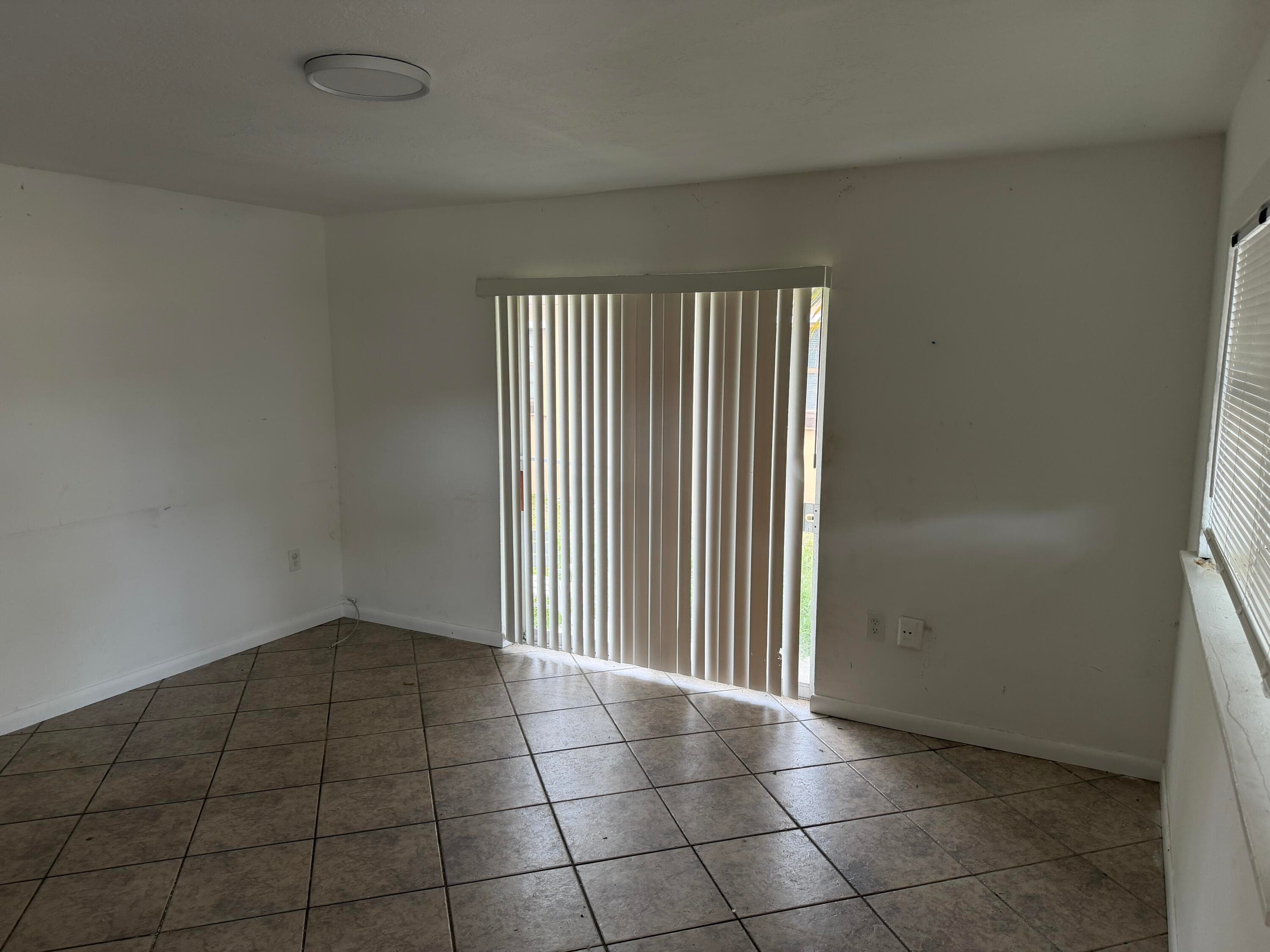 115 Maple Avenue, Fort Pierce, FL 34982 — photo 2 of 9