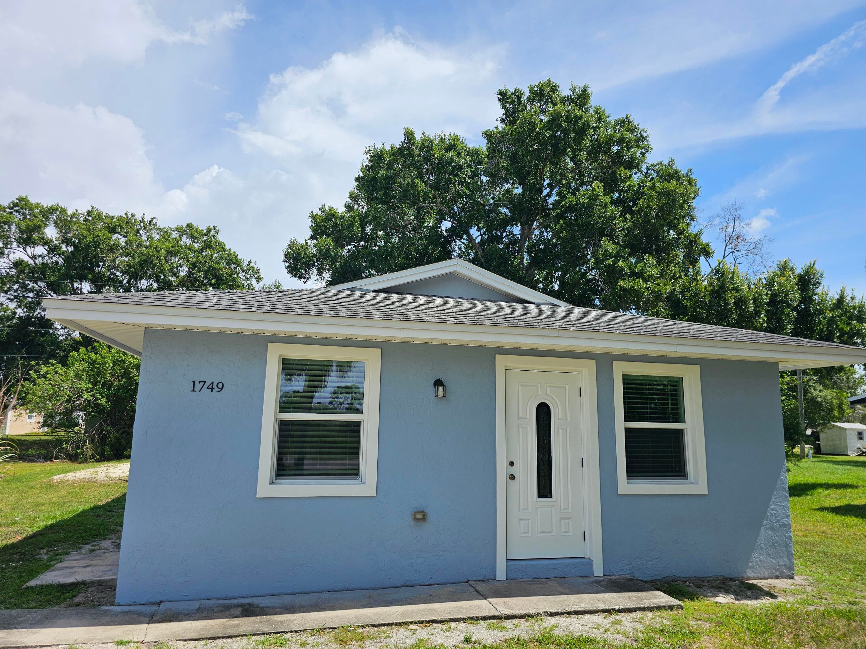 1749 NE 2nd Street, Okeechobee, FL 34972 — photo 1 of 16