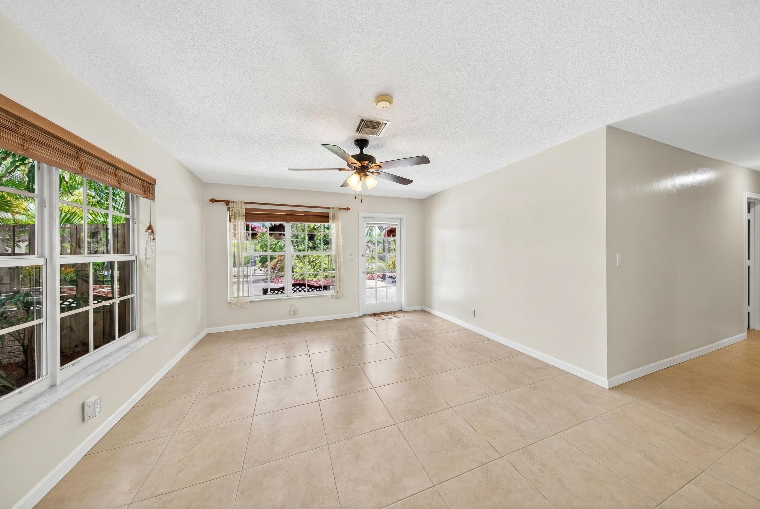 1540 NE 40th Street, Oakland Park, FL 33334 — photo 3 of 48